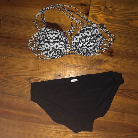 Shade & Shore Other - Black and white two piece bikini
